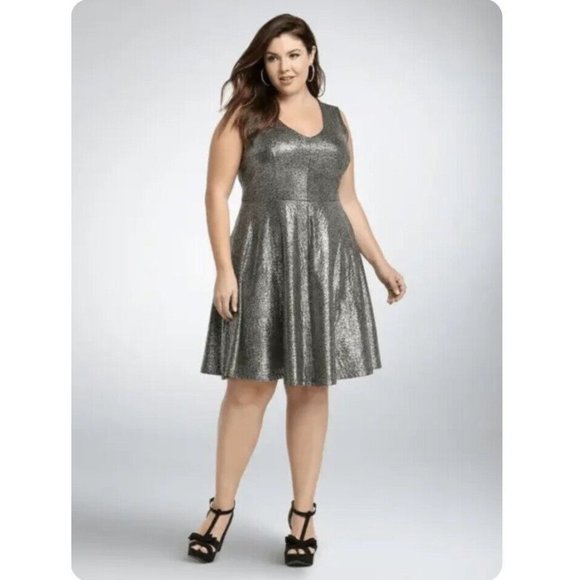 torrid Dresses & Skirts - Torrid Dress Womens Plus Gold Foiled Textured Knit Skater Dress NWT Sz 5X